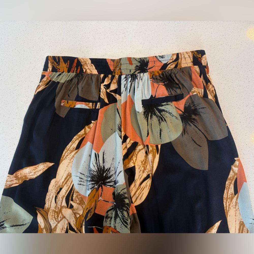 Never Worn! Papillon Tropical Leaf Print High Rise Wide Leg Culottes/Capris - Picture 5 of 11
